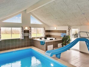 Hus | Pool | Inomhuspool och utomhuspool