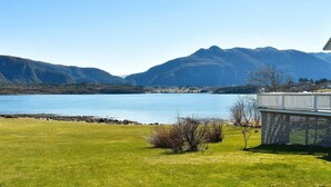 Exterior - 7 Person Holiday Home in Midsund (Midsund)