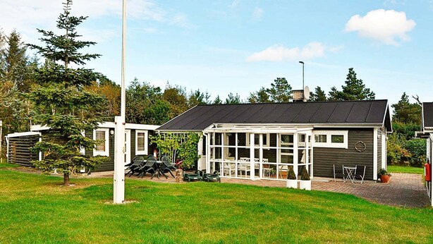 Exterior - Enticing Holiday Home in Ålbæk near Beach (Aalbaek)