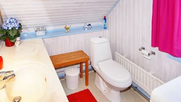 2 soveværelser, baby-/barnesenge