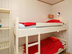 2 bedrooms, cribs/infant beds