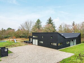 Exterior - Modern Holiday Home in Glesborg With Swimming Pool (Glesborg)