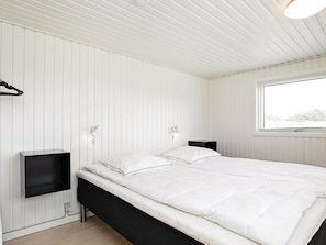 3 bedrooms, free internet