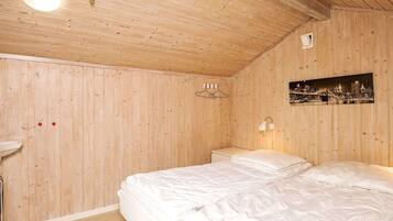 House | 3 bedrooms, individually furnished