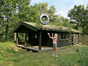 Exterior - Quiet Holiday Home in Laeso, Denmark near Beach (Læsø)