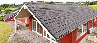 Rustic Holiday Home in Ebeltoft with Hot Tub