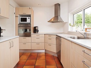 House | Interior - Rustic Holiday Home in Ebeltoft with Hot Tub (Ebeltoft)