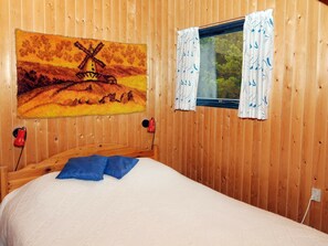 2 bedrooms, individually furnished, cribs/infant beds