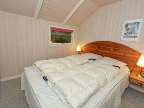 4 bedrooms, individually furnished