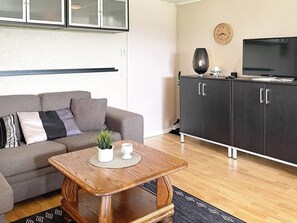 Living area - 5 Person Holiday Home in Ljungskile (Ljungskile)