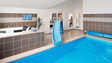 Rumah | Kolam renang | Kolam renang indoor dan kolam renang outdoor