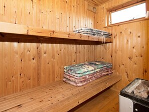 3 bedrooms, cots/infant beds - Deluxe Holiday Home in Juelsminde With Sauna (Juelsminde)