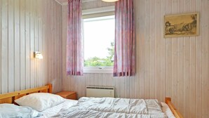 3 bedrooms, cribs/infant beds, individually furnished - Peaceful Holiday Home in Hemmet With Terrace (Hemmet)