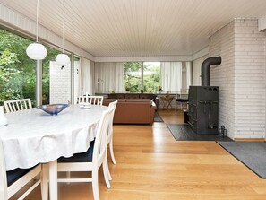 Dining - Delightful Holiday Home in Glesborg With Roofed Terrace (Glesborg)