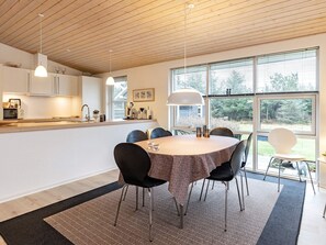 House | Dining - 5 Star Holiday Home in Lokken (Lokken)