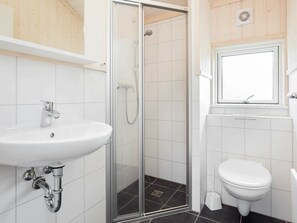 Bathroom - Holiday Home in Großenbrode (Grossenbrode)