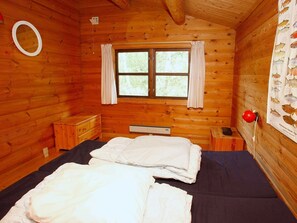 2 bedrooms, cots/infant beds, individually furnished - Peaceful Holiday Home in Laeso Denmark near Beach (Læsø)