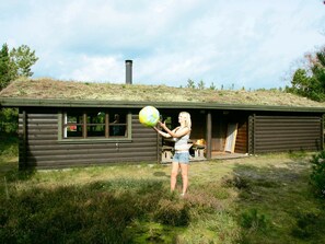 Exterior - Peaceful Holiday Home in Laeso Denmark near Beach (Læsø)