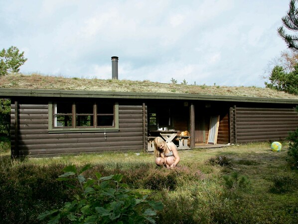 Exterior - Peaceful Holiday Home in Laeso Denmark near Beach (Læsø)