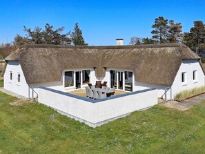 Exterior - Luxurious Holiday Home in Blavand With Private Swimming Pool (Blavand)