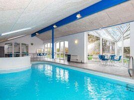 Casa | Piscina | Piscina interna, piscina externa