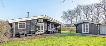 Peaceful Holiday Home in Hemmet near Sea