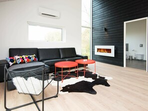 Living area - Charming Holiday Home With Private Whirlpool at Jutland (Toftlund)