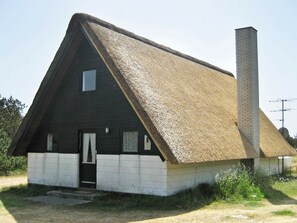 Exterior - Countryside Holiday Home in Blåvand near Sea (Blavand)