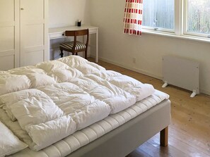 3 Schlafzimmer, Babybetten