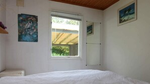3 bedrooms, cribs/infant beds, individually furnished
