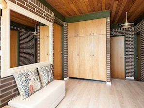 3 bedrooms, individually furnished, cribs/infant beds