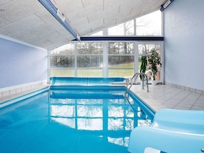 Casa | Alberca | Alberca techada y alberca al aire libre