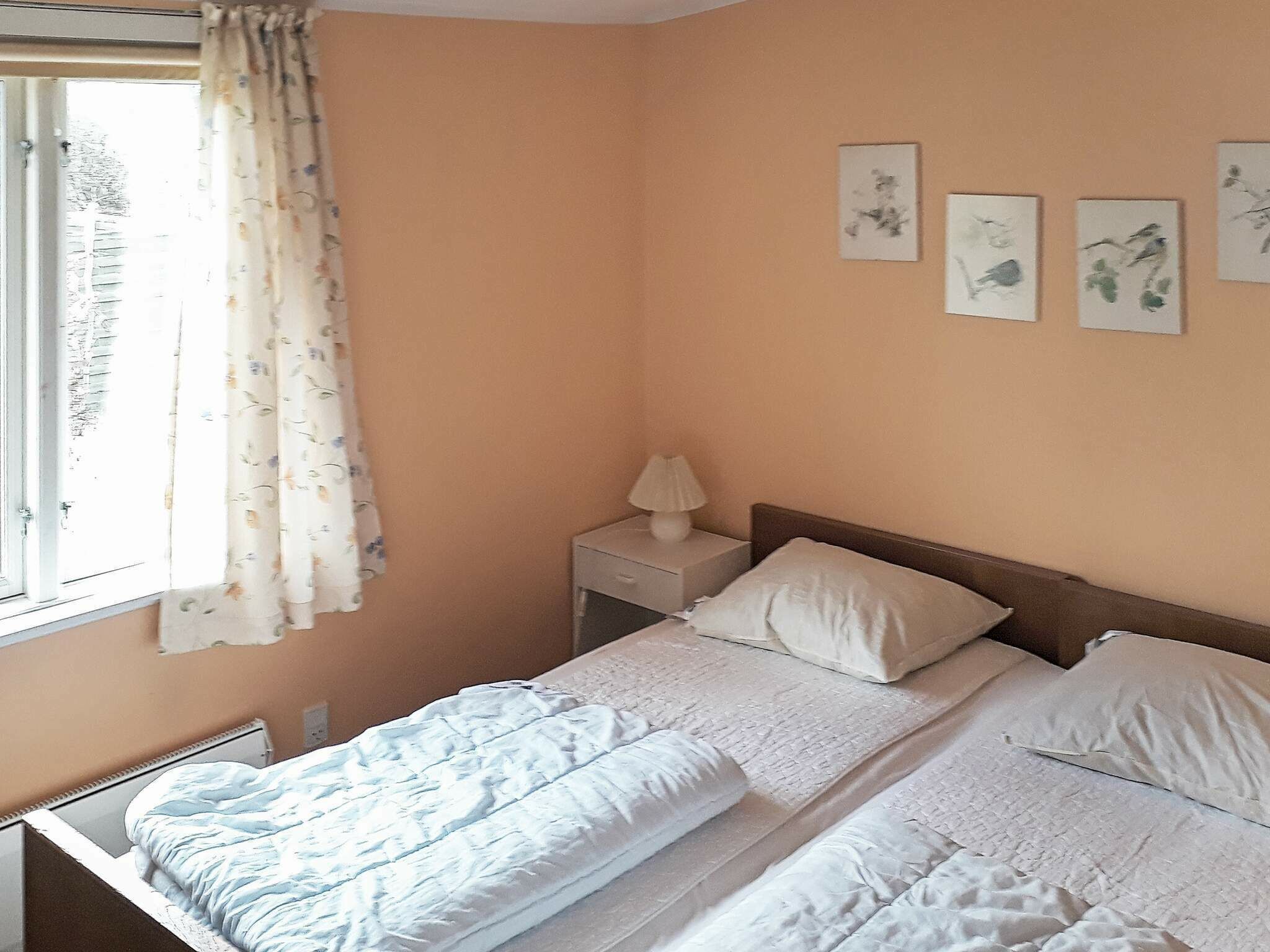 3 Schlafzimmer, individuell eingerichtet, Babybetten