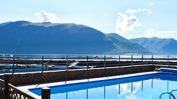 Apartment | Pool | Outdoor pool