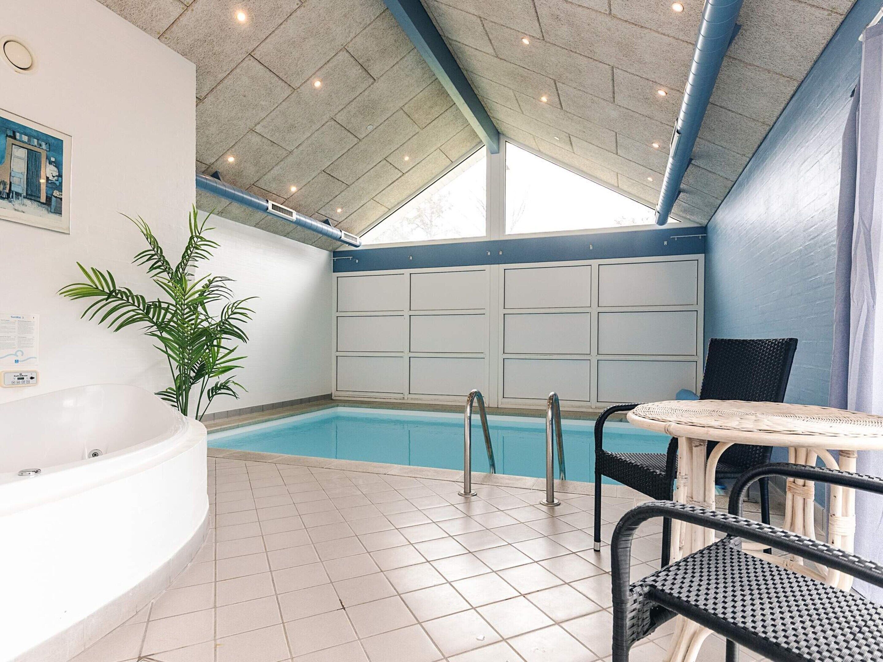 Hus | Pool | Indendørs pool, udendørs pool