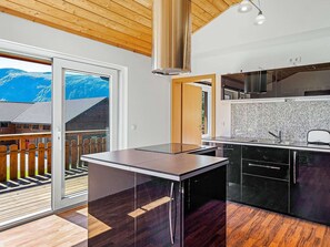 Private kitchen - Holiday Home in EidsvÃ¥g (Molde)