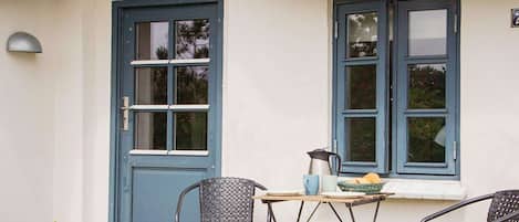 House | Outdoor dining