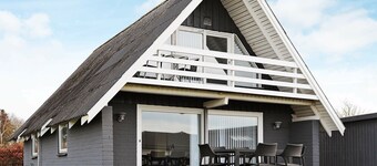 Spacious Holiday Home in Funen near Sea