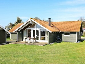 Exterior - Serene Holiday Home in Bogø by With Roofed Terrace (Bogø By)