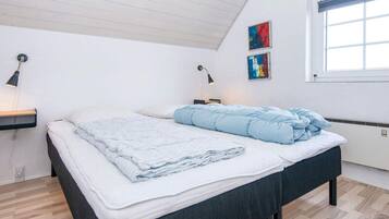 House | 6 bedrooms, individually furnished