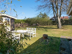 Outdoor dining - Quaint Holiday Home in Børkop Jutland near Beach (Borkop)