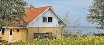 Rustic Holiday Home in Mesinge With Ocean View