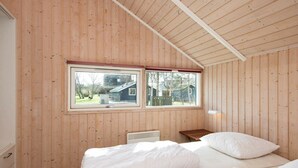 3 bedrooms, cribs/infant beds - Homely Holiday Home in Juelsminde near Sea (Juelsminde)