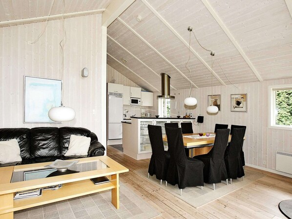 House | Interior - Cozy Holiday Home in Hadsund near Family Friendly Beach (Hadsund)