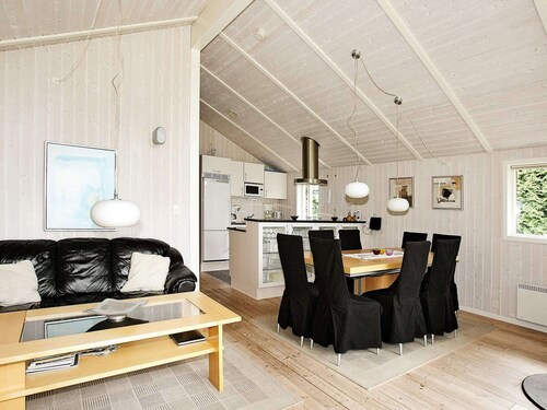 Cozy Holiday Home in Hadsund near Family Friendly Beach