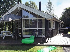 House | Exterior - Cozy Holiday Home in Hadsund near Family Friendly Beach (Hadsund)