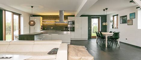 DVD player, MP3 dock