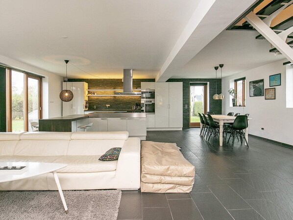 Reproductor de DVD, estación para reproductor de MP3