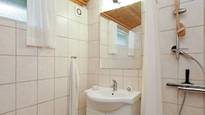 Bathroom - 8 Person Holiday Home in Albaek (Aalbaek)