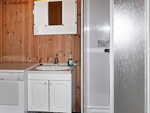 Bathroom - 14 Person Holiday Home in Trysil (Trysil)